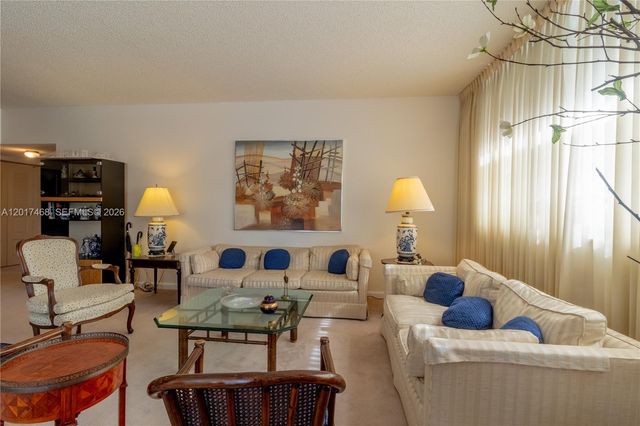 301 174th St L12, Sunny Isles Beach, FL 33160