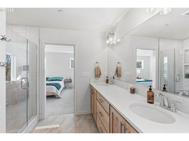 134 E JOYCE Ct, La Center, WA 98629