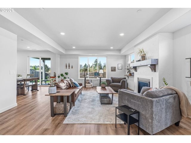 134 E JOYCE Ct, La Center, WA 98629