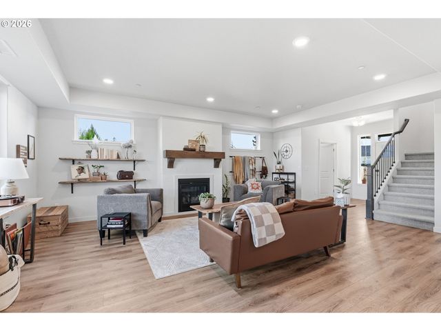 134 E JOYCE Ct, La Center, WA 98629