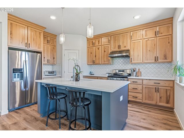 134 E JOYCE Ct, La Center, WA 98629