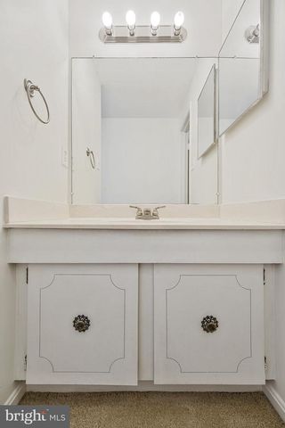 10256 QUIET POND TER, Burke, VA 22015