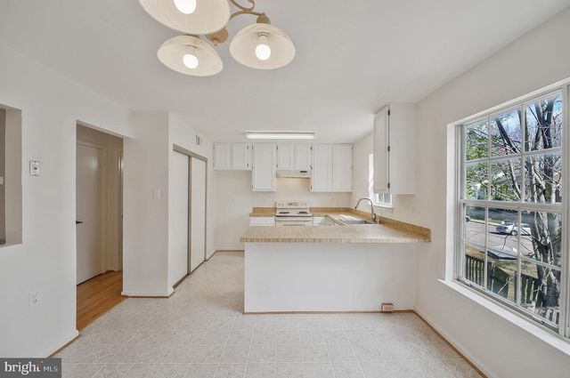 10256 QUIET POND TER, Burke, VA 22015