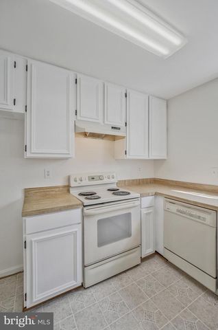 10256 QUIET POND TER, Burke, VA 22015