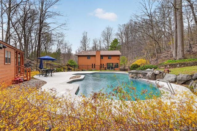 57 Chester Court, Cortlandt Manor, NY 10567