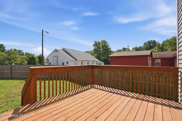 935 W Illinois Avenue, Southern Pines, NC 28387