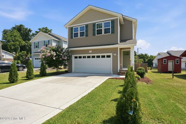 935 W Illinois Avenue, Southern Pines, NC 28387