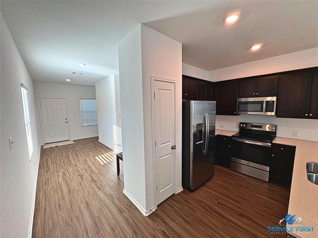 124 Rooster WAY, Jarrell, TX 76537