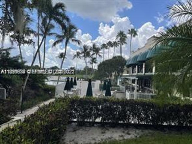 9431 Live Oak Place 203, Davie, FL 33324
