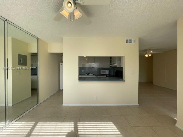 9431 Live Oak Place 203, Davie, FL 33324