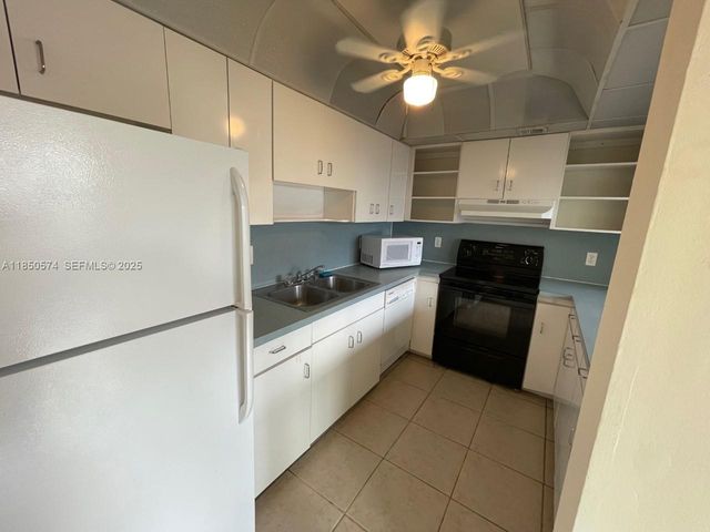 9431 Live Oak Place 203, Davie, FL 33324