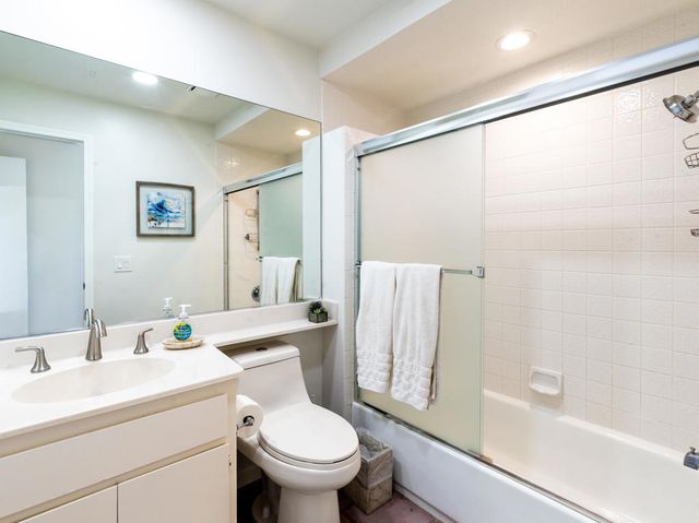514 Desert Falls N, Palm Desert, CA 92211
