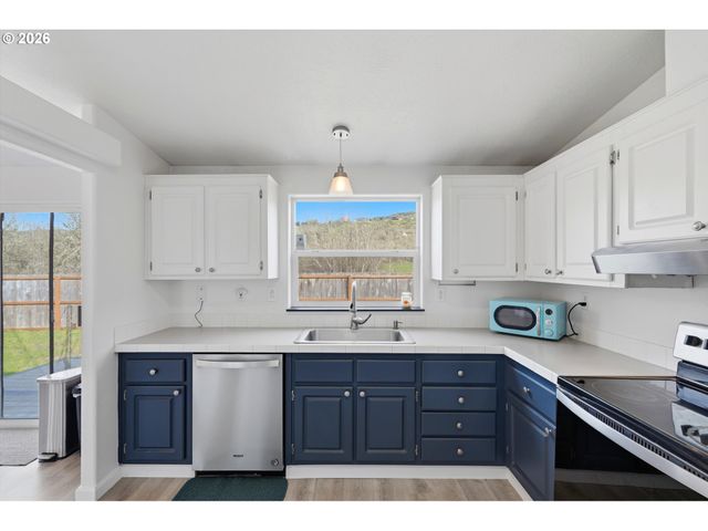 408 Ne FAULCONER St, Sheridan, OR 97378