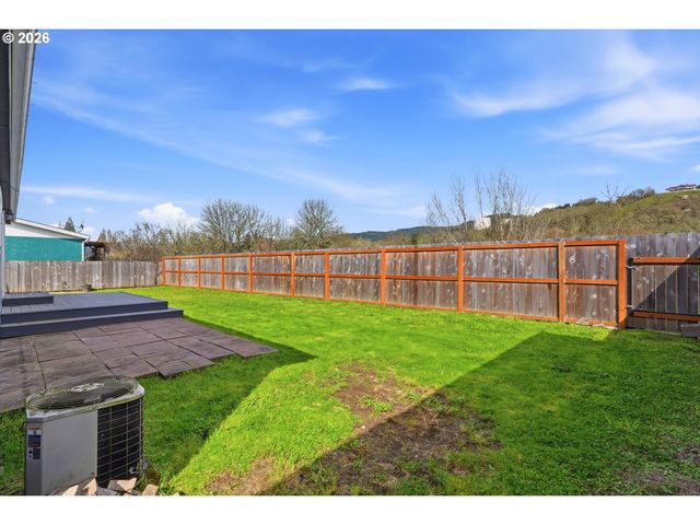 408 Ne FAULCONER St, Sheridan, OR 97378
