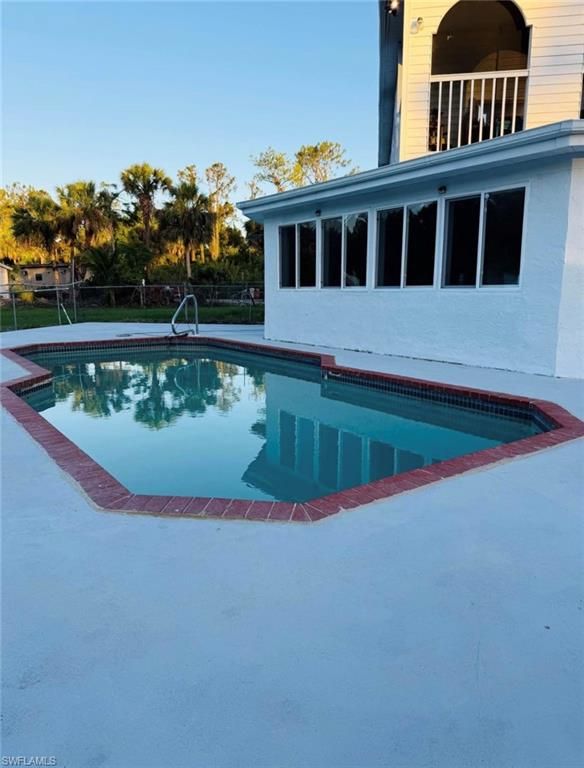 250 10th ST NE, Naples, FL 34120