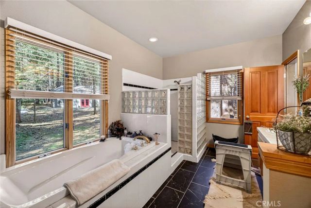 62 Hollow Oak, Chico, CA 95973