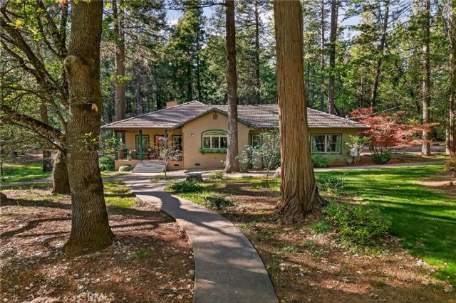 62 Hollow Oak, Chico, CA 95973