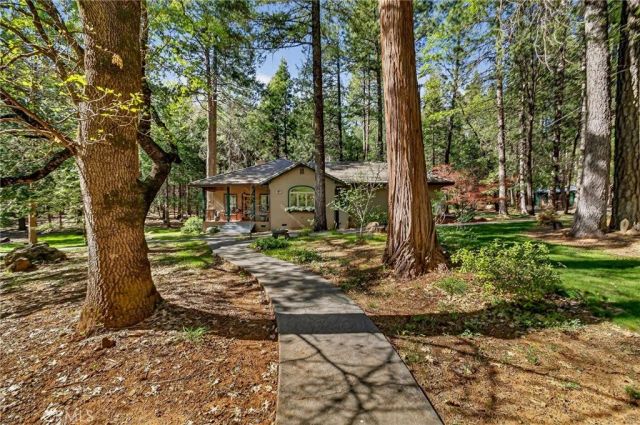 62 Hollow Oak, Chico, CA 95973