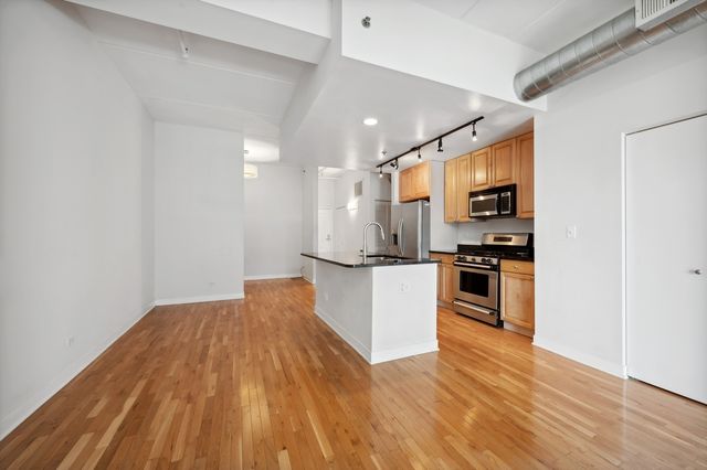 920 W Madison Street 6C, Chicago, IL 60607