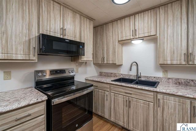 212 E Rock Street, Mankato, MN 56001
