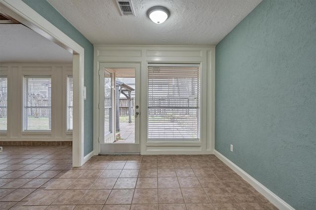 42 Devonshire Drive, Conroe, TX 77304