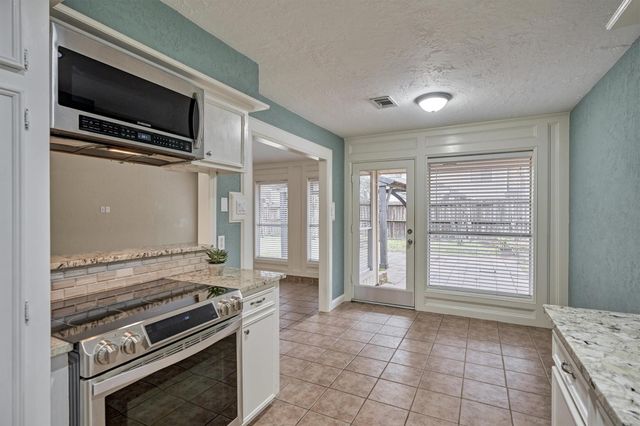 42 Devonshire Drive, Conroe, TX 77304
