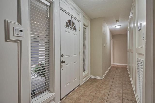 42 Devonshire Drive, Conroe, TX 77304