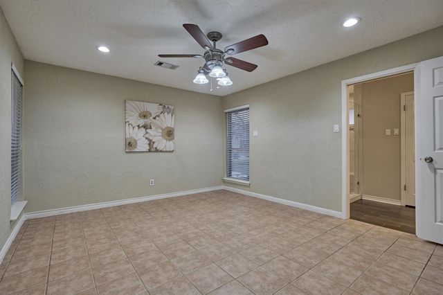 42 Devonshire Drive, Conroe, TX 77304
