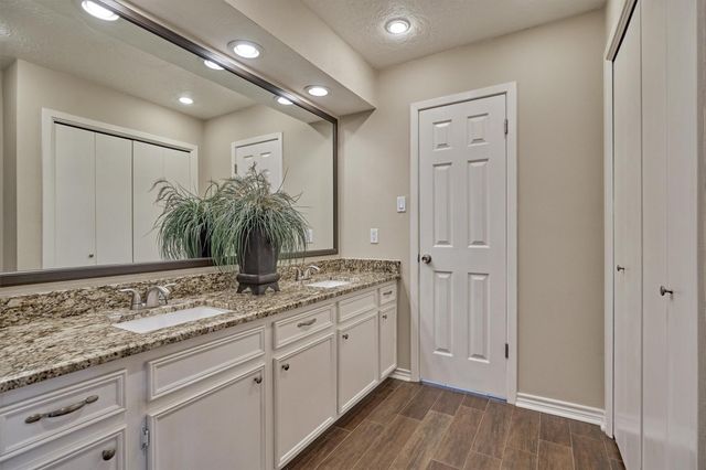 42 Devonshire Drive, Conroe, TX 77304