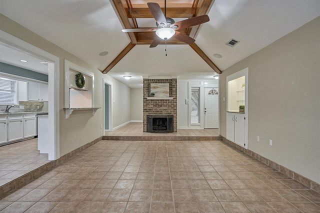42 Devonshire Drive, Conroe, TX 77304