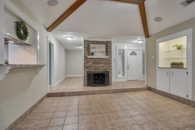 42 Devonshire Drive, Conroe, TX 77304