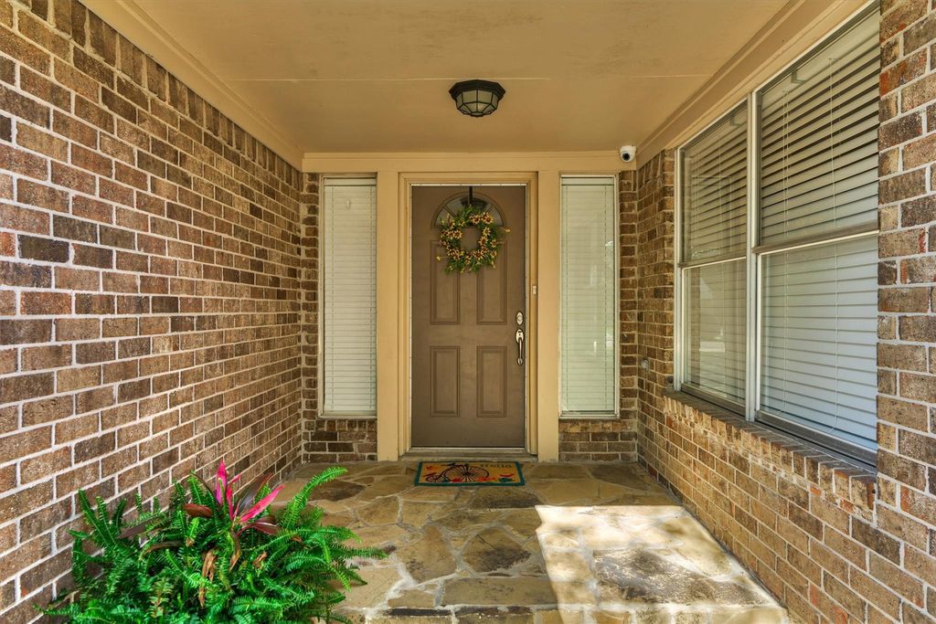 42 Devonshire Drive, Conroe, TX 77304