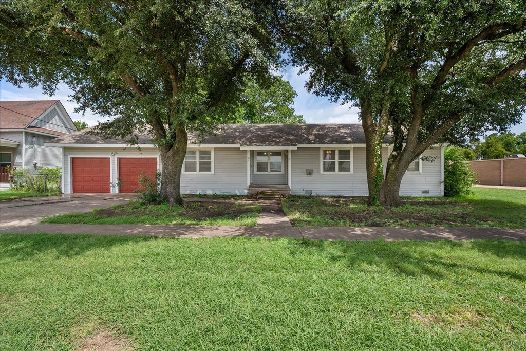 301 W 5th Street, Ferris, TX 75125