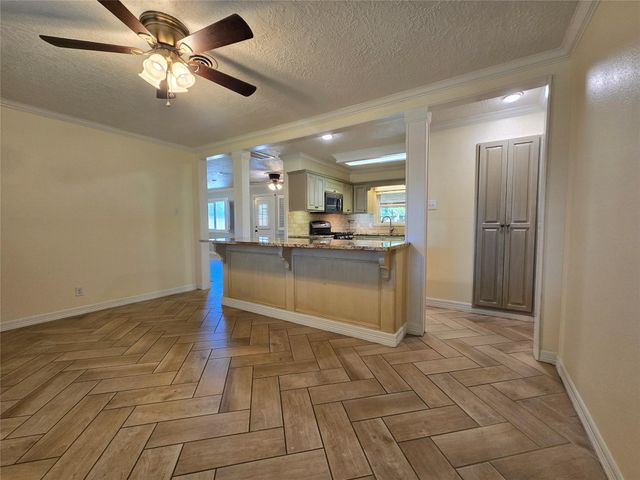 2527 Willowby Drive, Houston, TX 77008