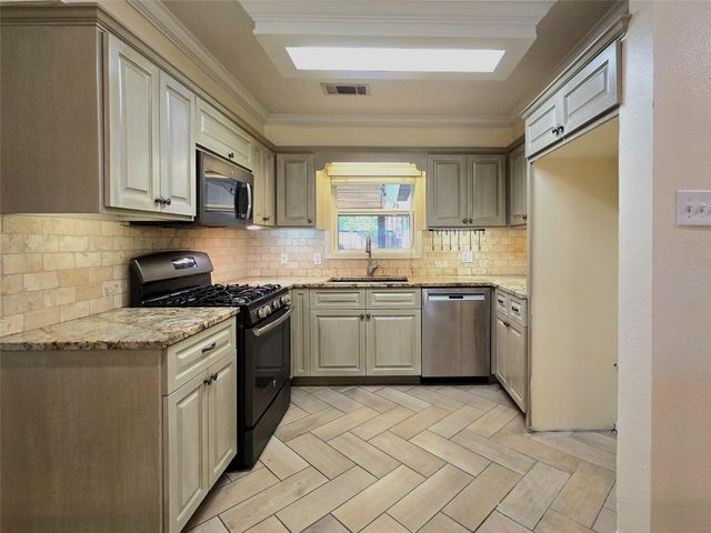 2527 Willowby Drive, Houston, TX 77008