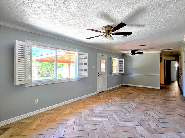 2527 Willowby Drive, Houston, TX 77008