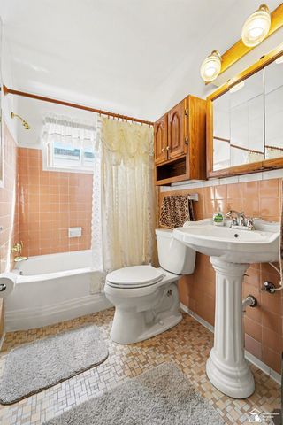 1766 White Avenue, Lincoln Park, MI 48146