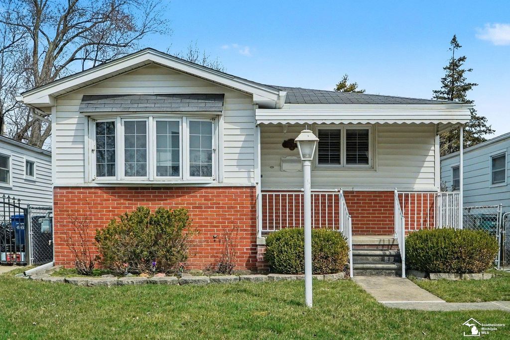 1766 White Avenue, Lincoln Park, MI 48146