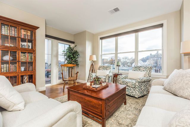 99 Foundry Pl Unit 310, Portsmouth, NH 03801