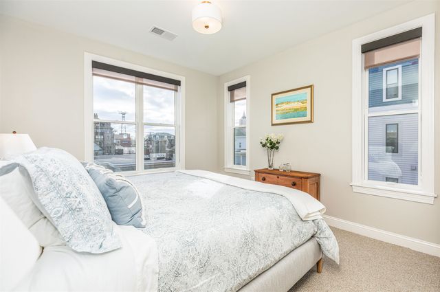 99 Foundry Pl Unit 310, Portsmouth, NH 03801