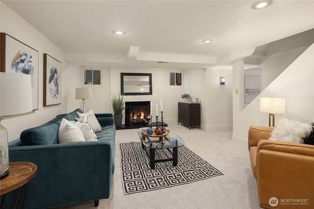 4706 48th Avenue NE, Seattle, WA 98105