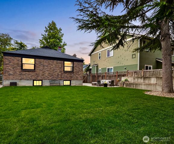 4706 48th Avenue NE, Seattle, WA 98105
