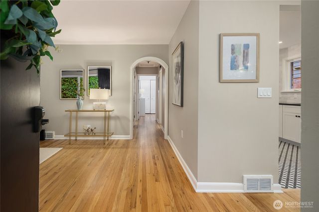 4706 48th Avenue NE, Seattle, WA 98105