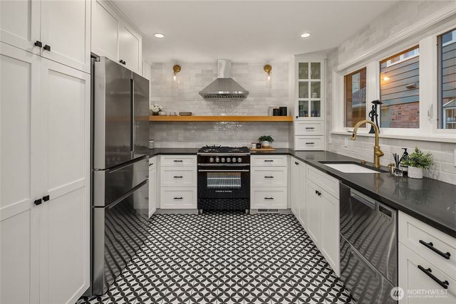 4706 48th Avenue NE, Seattle, WA 98105
