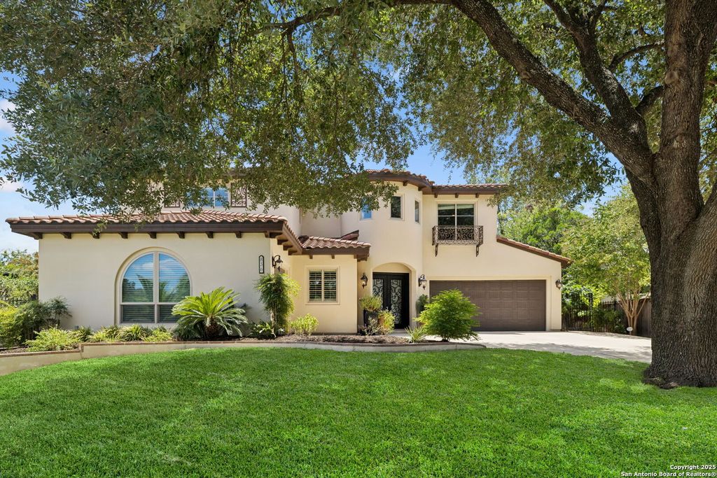 836 Canterbury Hill, Terrell Hills, TX 78209