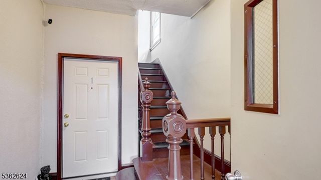 10 Lowden St, Elizabeth City, NJ 07208