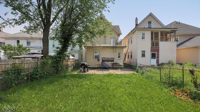 10 Lowden St, Elizabeth City, NJ 07208