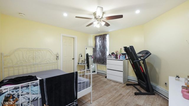 10 Lowden St, Elizabeth City, NJ 07208