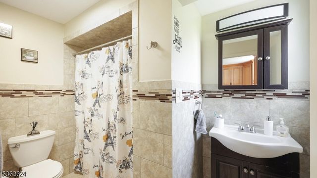 10 Lowden St, Elizabeth City, NJ 07208