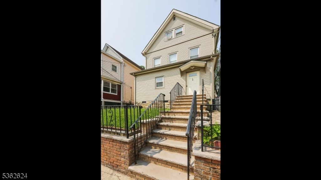 10 Lowden St, Elizabeth City, NJ 07208
